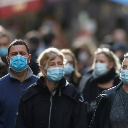 Πολλές ευρωπαικές χώρες ήραν απότομα τα μέτρα ενώ η όμικρον επελαύνει 