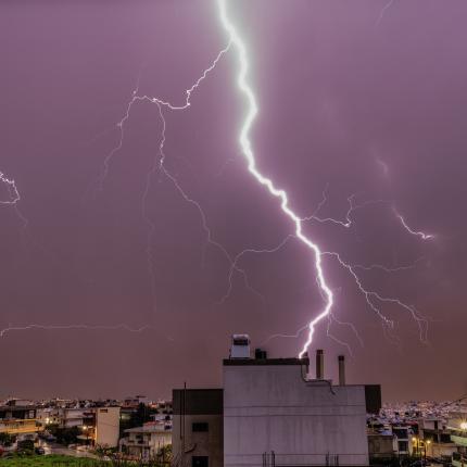 αστραπή - Γιώργος Ψιμουλάκης