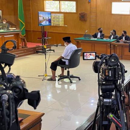 ινδονησια δικαστηριο