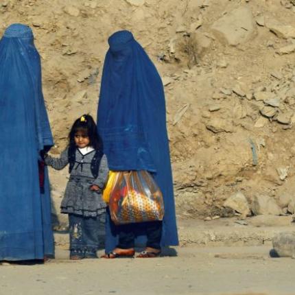 Δέκα γυναίκες διαδήλωσαν στην Καμπούλ κατά της χρήσης μάσκας 