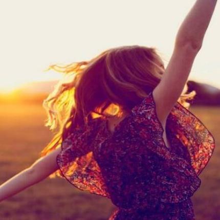 Τέσσερις απλές κινήσεις που σε φέρνουν πιο κοντά στην ευτυχία 