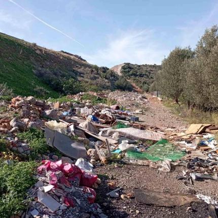 Καθάρισαν την παράνομη χωματερή