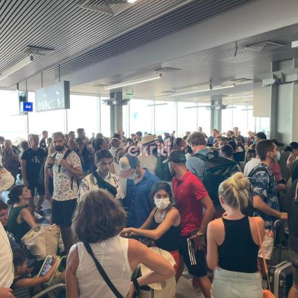 αεροδρόμιο "Νίκος Καζαντζάκης"