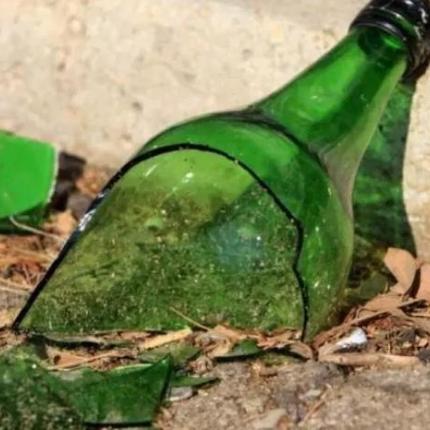 γυαλινο μπουκάλι