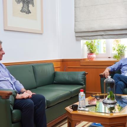 Συνάντηση Περιφερειάρχη Κρήτης με τον Διοικητή της 7ης ΥΠΕ
