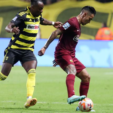 aris-aek