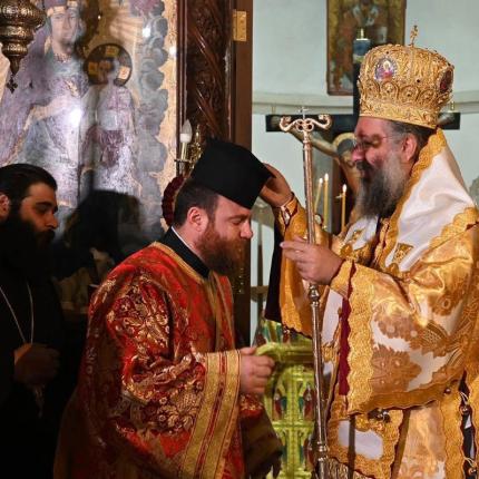 χειροτονία