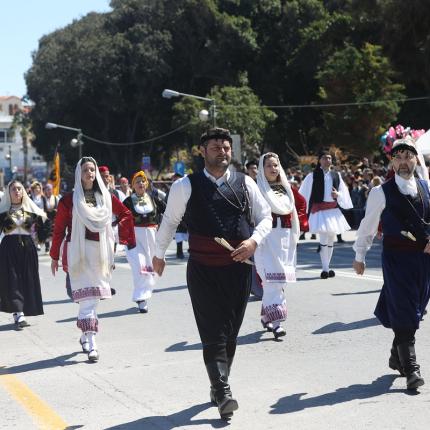 παρέλαση ηράκλειο 25η μαρτίου