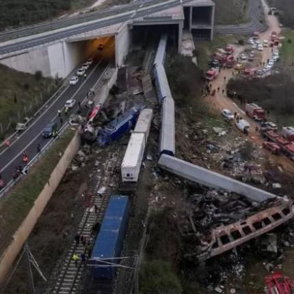 ΤΡΑΓΩΔΙΑ ΣΤΑ ΤΕΜΠΗ