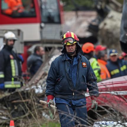 ΤΡΑΓΩΔΙΑ ΣΤΑ ΤΕΜΠΗ