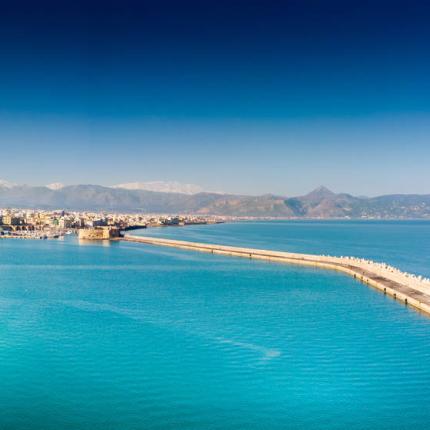 Ενετικό Λιμάνι Ηρακλείου (φωτογραφία από create.vista.com)