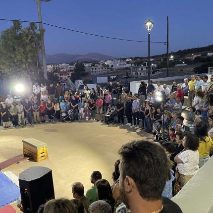 Πλήθος κόσμου στα εγκαίνια της νέας βιοκλιματικής πλατείας στο Αρκαλοχώρι