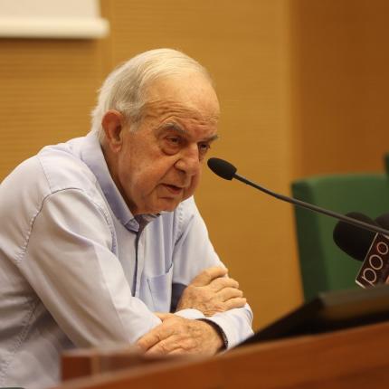 βασίλης λαμπρινός