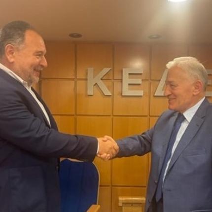 Ο Πρόεδρος της ΠΕΔ Κρήτης Γιάννης Κουράκης στην διαδικασία εκλογής του νέου Προέδρου της ΚΕΔΕ