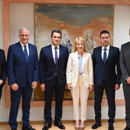 Σκρέκας: «Στρατηγική προτεραιότητα η συνεργασία Ελλάδας – Κύπρου με αιχμή τις επενδύσεις»