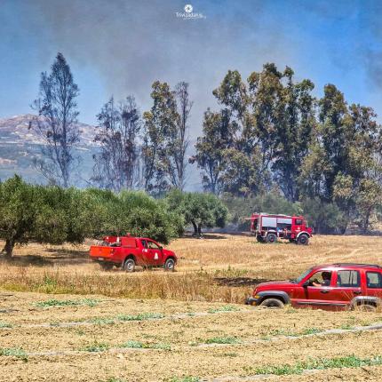 Φωτιά στον Αναποδάρη