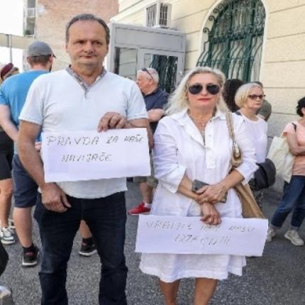 Γονείς των προφυλακισμένων χούλιγκαν