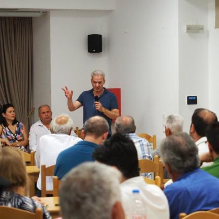 Με μεγάλη συγκέντρωση υποδέχτηκαν τον Αλέξη Καλοκαιρινό στις Βούτες