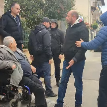 Έξωση ηλικιωμένος