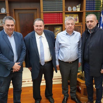 Συνάντηση Περιφερειάρχη με τους διοργανωτές.