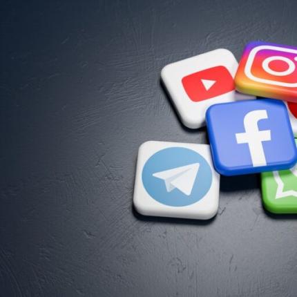 Social media 
