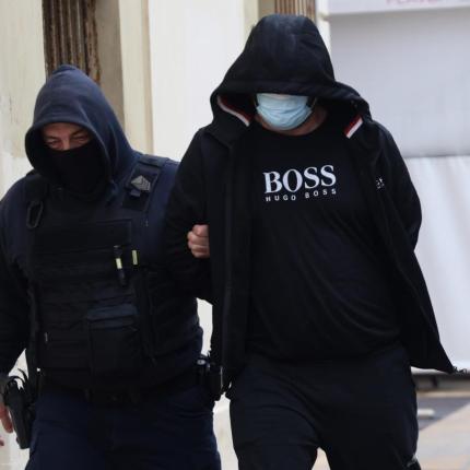αλβανός καμίνια γυναικοκτονία