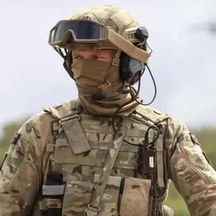 στρατιωτης