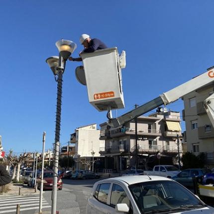 καλοκαιρινός φωτισμός