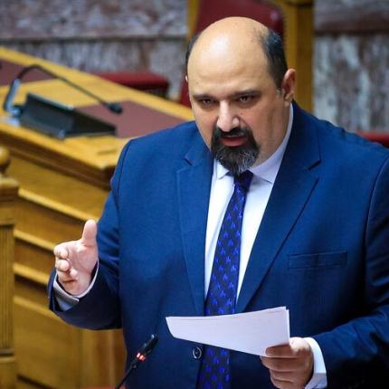 κώστας τριαντόπουλος