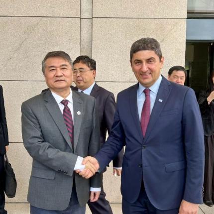 αυγενάκης κίνα