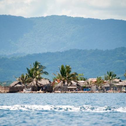 ΝΗΣΊ ΠΑΝΑΜΑς