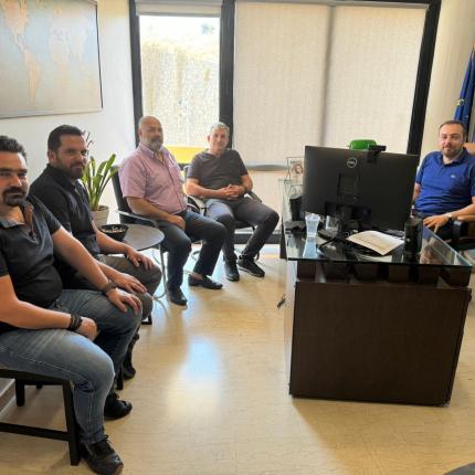 ΠΑΡΑΣΥΡΗΣ ΜΕΛΙΣΣΟΚΟΜΟΙ