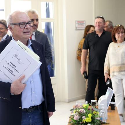 μανώλης αλιφιεράκης