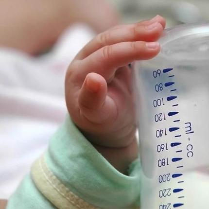 βρεφικό γάλα - μωρό