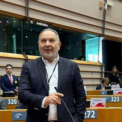 Γιάννης Κουράκης 