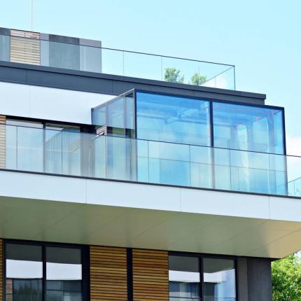 συγκρότημα διαμερισμάτων (φωτογραφία από create.vista.com)