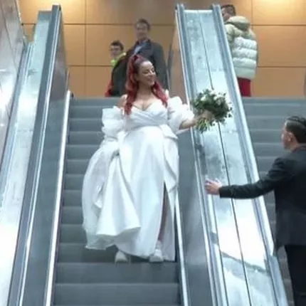 μετρο γαμος