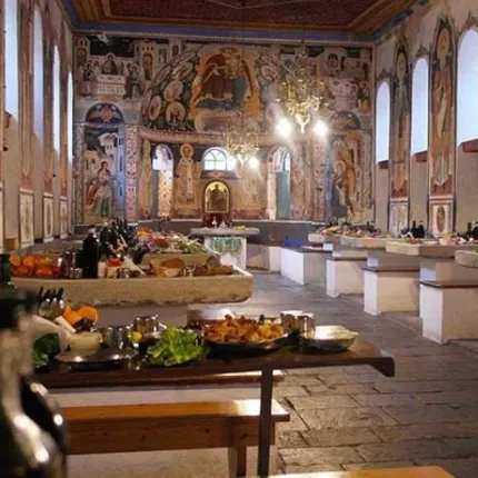 μοναστηριακη τραπεζα