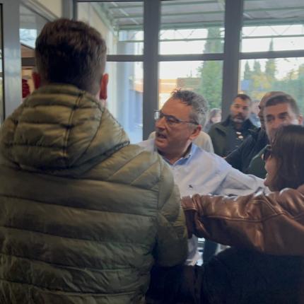 ΑΓΟΡΑΣΤΟΣ ΕΝΤΑΣΗ ΜΕ ΣΥΓΓΕΝΕΙΣ ΘΥΜΑΤΩΝ