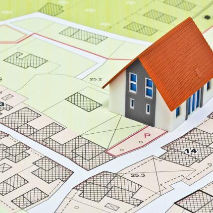 κτηματολόγιο (φωτογραφία από create.vista.com)