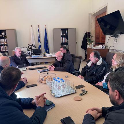 Συνάντηση του Δημάρχου Ηρακλείου Αλέξη Καλοκαιρινού με εκπροσώπους της ΑΔΕΔΥ