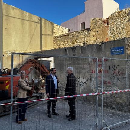 Αυτοψία του Δημάρχου Ηρακλείου στις προκαταρκτικές εργασίες στη Φάμπρικα Ανωγειανάκη