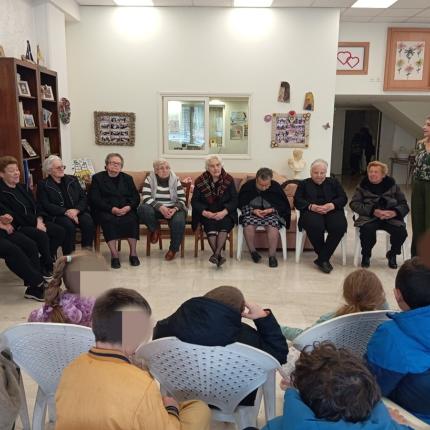 ΕΘΙΜΑ ΛΑΜΠΡΗς