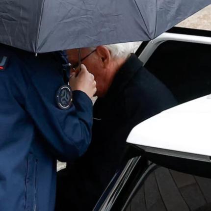 ΓΑΛΛΟς ΓΙΑΤΡΌς