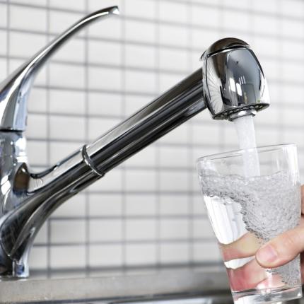 νερό (φωτογραφία από create.vista.com)