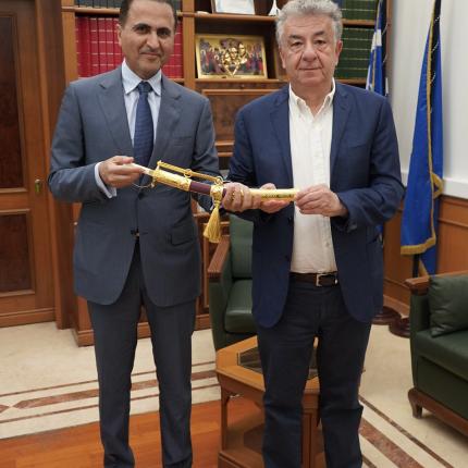 Συνάντηση του Περιφερειάρχη Κρήτης με τον Πρέσβη του Κατάρ