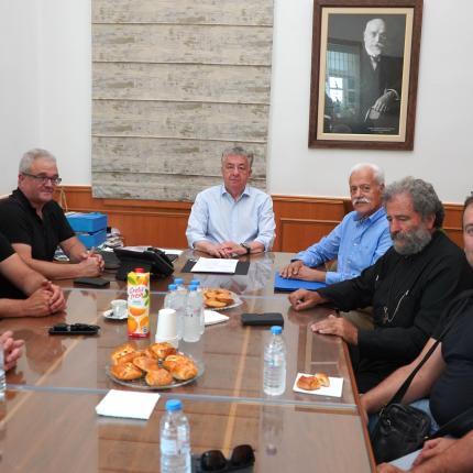 Συνάντηση Περιφερειάρχη Κρήτης με τον Δήμαρχο Αποκορώνου