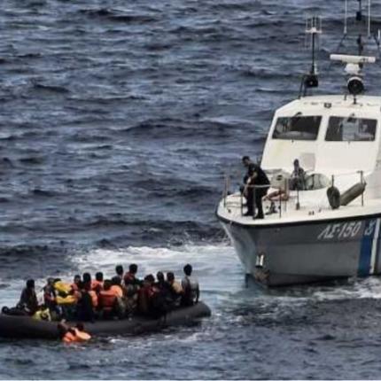 μεταναστες λιμενικο