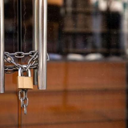 επιχείρηση - λουκέτο 