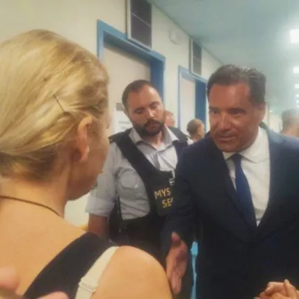 Οξύς διάλογος Γεωργιάδη με γυναίκα στη Ρόδο